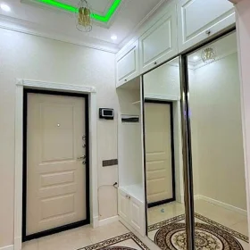 In Baku 100.0 m² apartment is for sale - Image 10