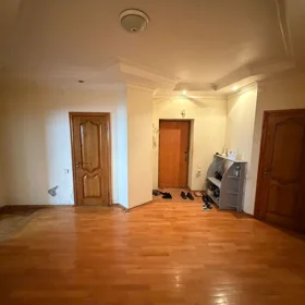 In Baku 125.0 m² apartment is for sale - Image 2