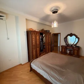 In Baku 125.0 m² apartment is for sale - Image 6
