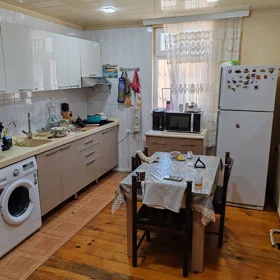 In Baku 110.0 m² apartment is for sale - Image 6