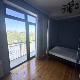 In Baku 100.0 m² apartment is for sale - Image 6