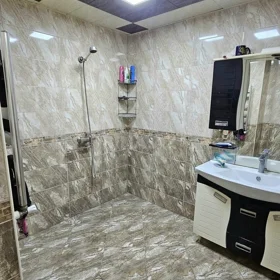 In Baku 130.0 m² apartment is for sale - Image 2