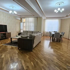 In Baku 130.0 m² apartment is for sale - Image 3