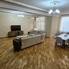 In Baku 130.0 m² apartment is for sale - Image 5