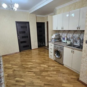 In Baku 130.0 m² apartment is for sale - Image 7