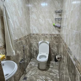 In Baku 130.0 m² apartment is for sale - Image 10
