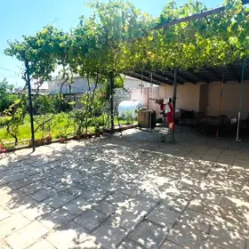 In nan 100.0 m² house with 4.0 rooms is for sale - Image 2