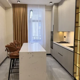 In Baku 141.0 m² apartment is for sale - Image 2