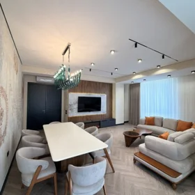 In Baku 141.0 m² apartment is for sale - Image 4