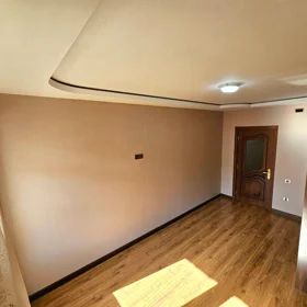 In Baku 100.0 m² apartment is for sale - Image 2