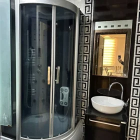 In Baku 900.0 m² apartment is for sale - Image 2