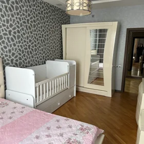In Baku 900.0 m² apartment is for sale - Image 5