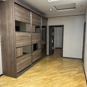 In Baku 900.0 m² apartment is for sale - Image 7