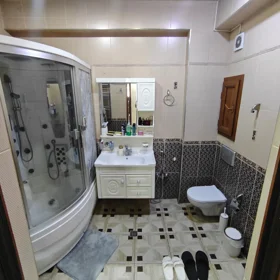 In Baku 122.0 m² apartment is for sale - Image 10
