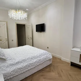 In Baku 150.0 m² apartment is for sale - Image 2
