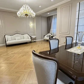 In Baku 150.0 m² apartment is for sale - Image 3