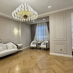 In Baku 150.0 m² apartment is for sale - Image 4