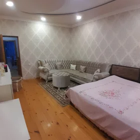 In Baku 176.0 m² house with 5.0 rooms is for sale - Image 4