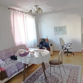 In Baku 70.0 m² apartment is for sale - Image 3