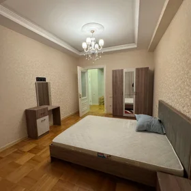 In Baku 90.0 m² apartment is for rent - Image 8