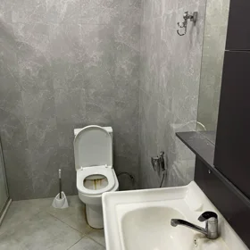 In Baku 95.0 m² apartment is for rent - Image 2