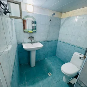 In Baku 100.0 m² house with 4.0 rooms is for sale - Image 5