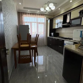 In Baku 80.0 m² apartment is for rent - Image 3