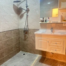 In Baku 90.0 m² apartment is for rent - Image 9