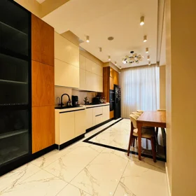 In Baku 185.0 m² apartment is for sale - Image 5