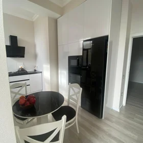 In Baku 135.0 m² apartment is for sale - Image 3