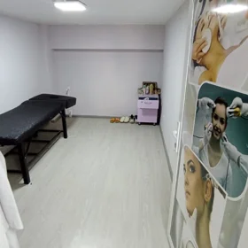 In Baku 140.0 m² commercial is for sale - Image 3
