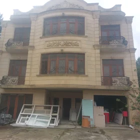 In Sabunçu rayonu 390.0 m² house with 9.0 rooms is for sale - Image 2
