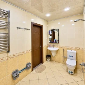 In Baku 99.0 m² apartment is for sale - Image 9