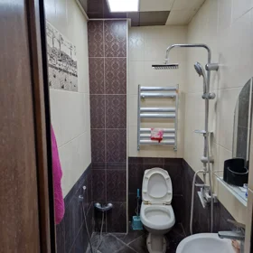 In Baku 70.0 m² apartment is for rent - Image 3