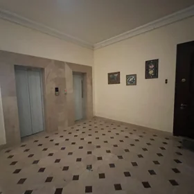 In Baku 145.0 m² apartment is for sale - Image 3