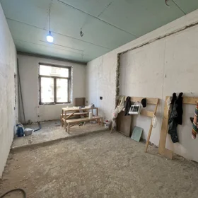 In Baku 145.0 m² apartment is for sale - Image 9