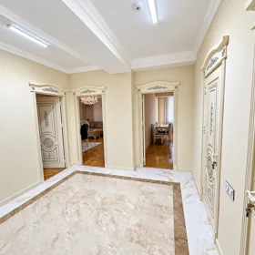 In Baku 130.0 m² apartment is for sale - Image 7