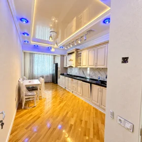 In Baku 130.0 m² apartment is for sale - Image 10