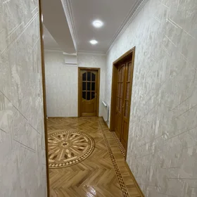In Baku 90.0 m² apartment is for sale - Image 9