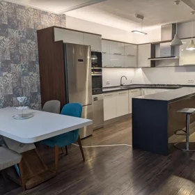 In Baku 135.0 m² apartment is for rent - Image 3