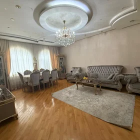 In Binəqədi rayonu 340.0 m² house with 5.0 rooms is for sale - Image 5
