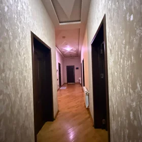 In Binəqədi rayonu 340.0 m² house with 5.0 rooms is for sale - Image 7