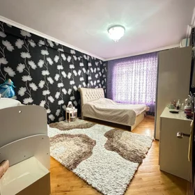 In Baku 140.0 m² apartment is for sale - Image 2