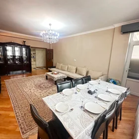 In Baku 140.0 m² apartment is for sale - Image 3