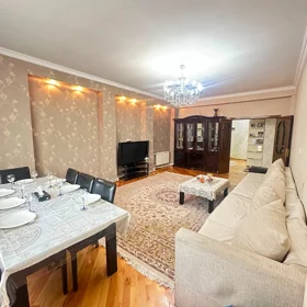 In Baku 140.0 m² apartment is for sale - Image 4