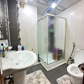 In Baku 140.0 m² apartment is for sale - Image 8