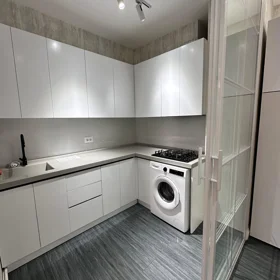 In Baku 65.0 m² apartment is for rent - Image 8
