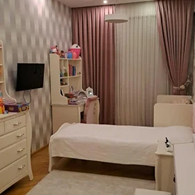 In Baku 107.0 m² apartment is for sale - Image 2