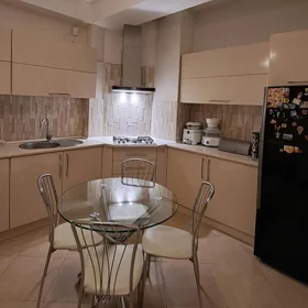 In Baku 107.0 m² apartment is for sale - Image 3