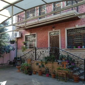 In Binəqədi rayonu 220.0 m² house with 5.0 rooms is for sale - Image 8